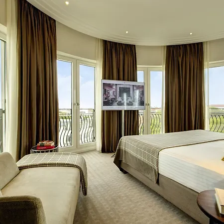 Otel Rocco The Charles Münih