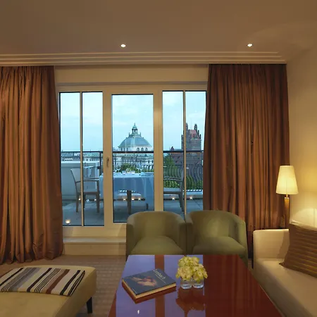Rocco The Charles Hotel