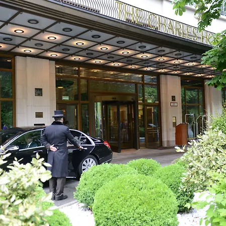 Rocco The Charles Hotel