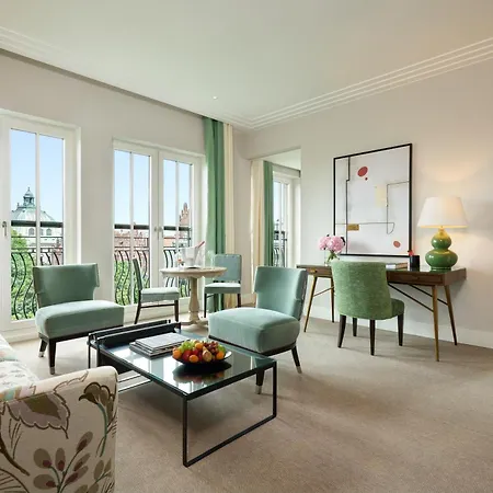 Rocco The Charles Hotell