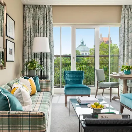 Rocco The Charles Hotel 5*