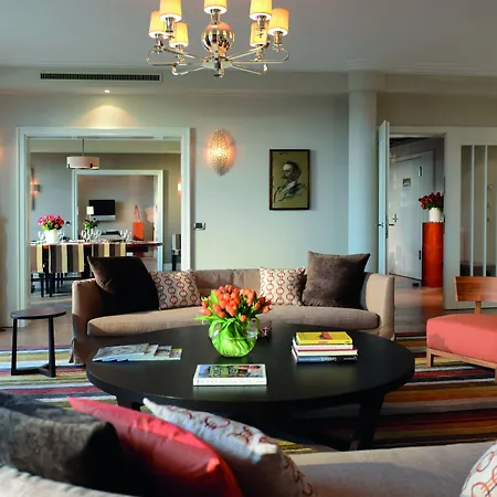 מלון Rocco The Charles 5*