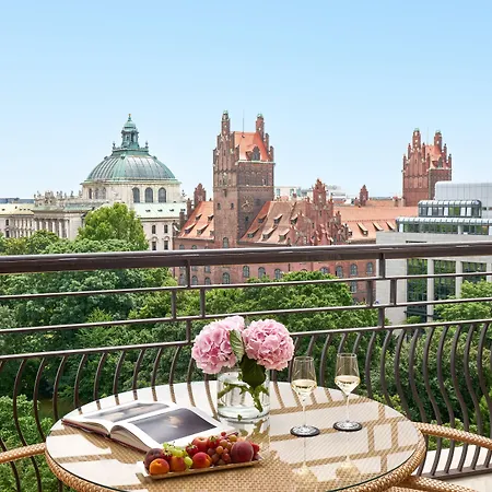 Rocco The Charles Hotell 5*