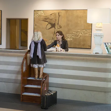 罗科洛克福特查尔斯酒店