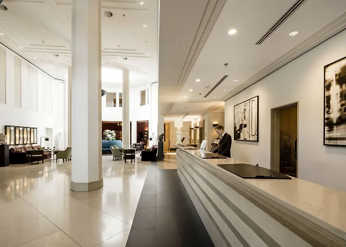 Rocco The Charles 5*