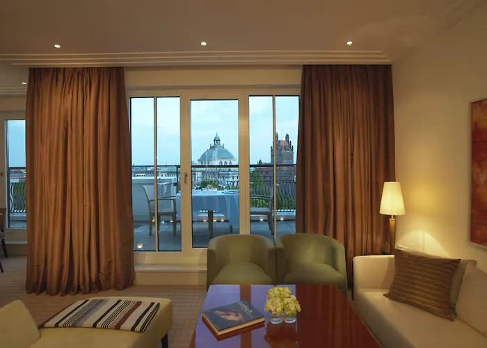 Rocco The Charles Hotel